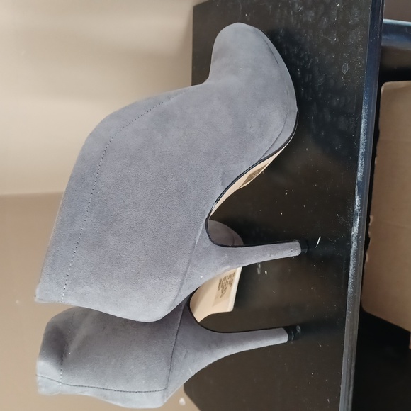 Apt 9 Grey Suede Shoes Size 8 1/2 Med New Never Worn - Picture 4 of 5